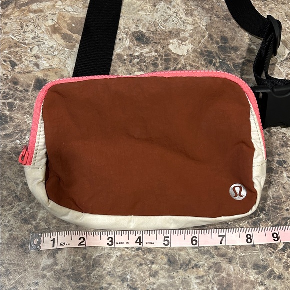Lululemon Belt Bag - Picture 7 of 7